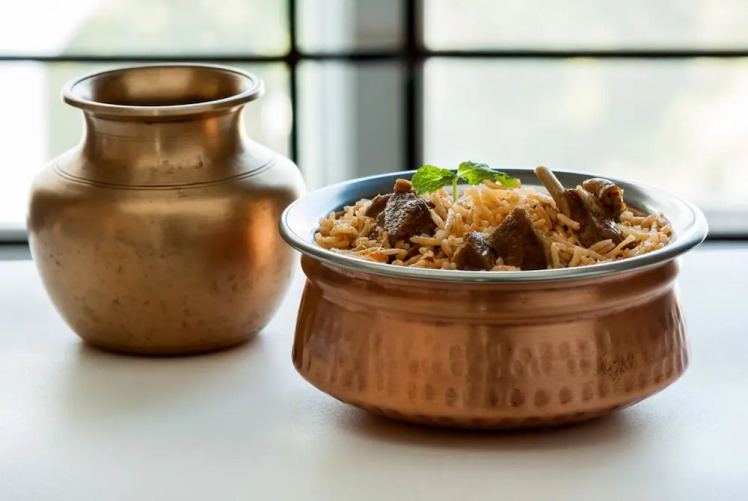 چه غذاهایی را نباید در ظروف مسی پخت ؟