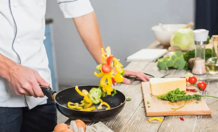 آیا قابلمه تفلون سرطان زاست؟